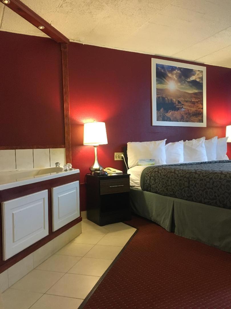 Days Inn By Wyndham Scranton Pa Dickson City Extérieur photo